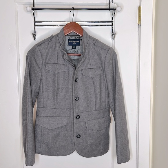 Banana Republic Petite Structured Military style Gray Wool and Satin Coat S - Picture 2 of 9